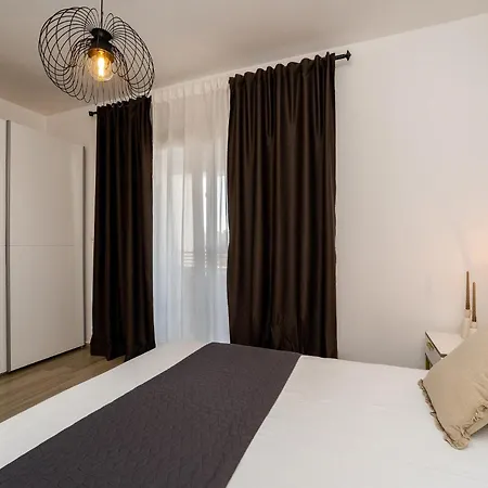 Luxury Polo Apartment