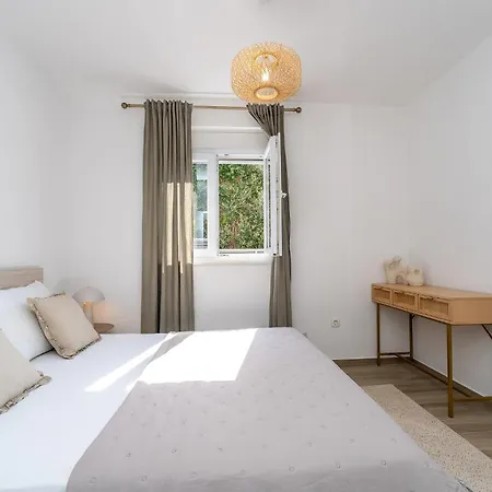 Luxury Polo Apartment
